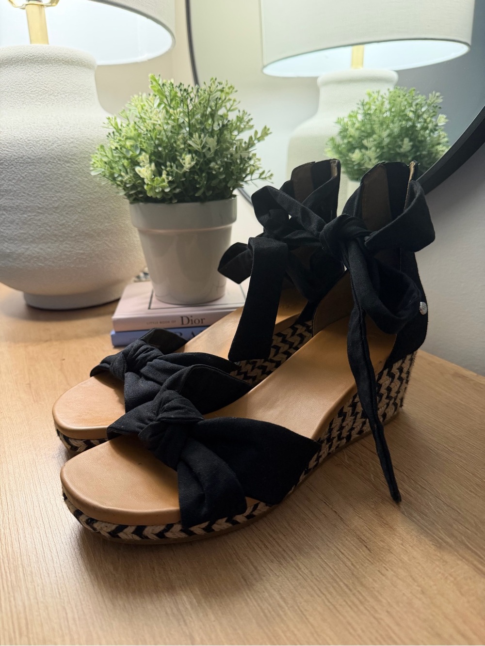 Ugg Yarrow wedge Black Tie-Wrap Espadrille Wedge Sandals